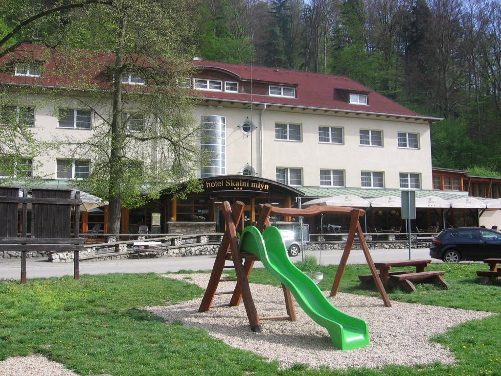 Hotel Skalni Mlyn Blansko Exterior foto